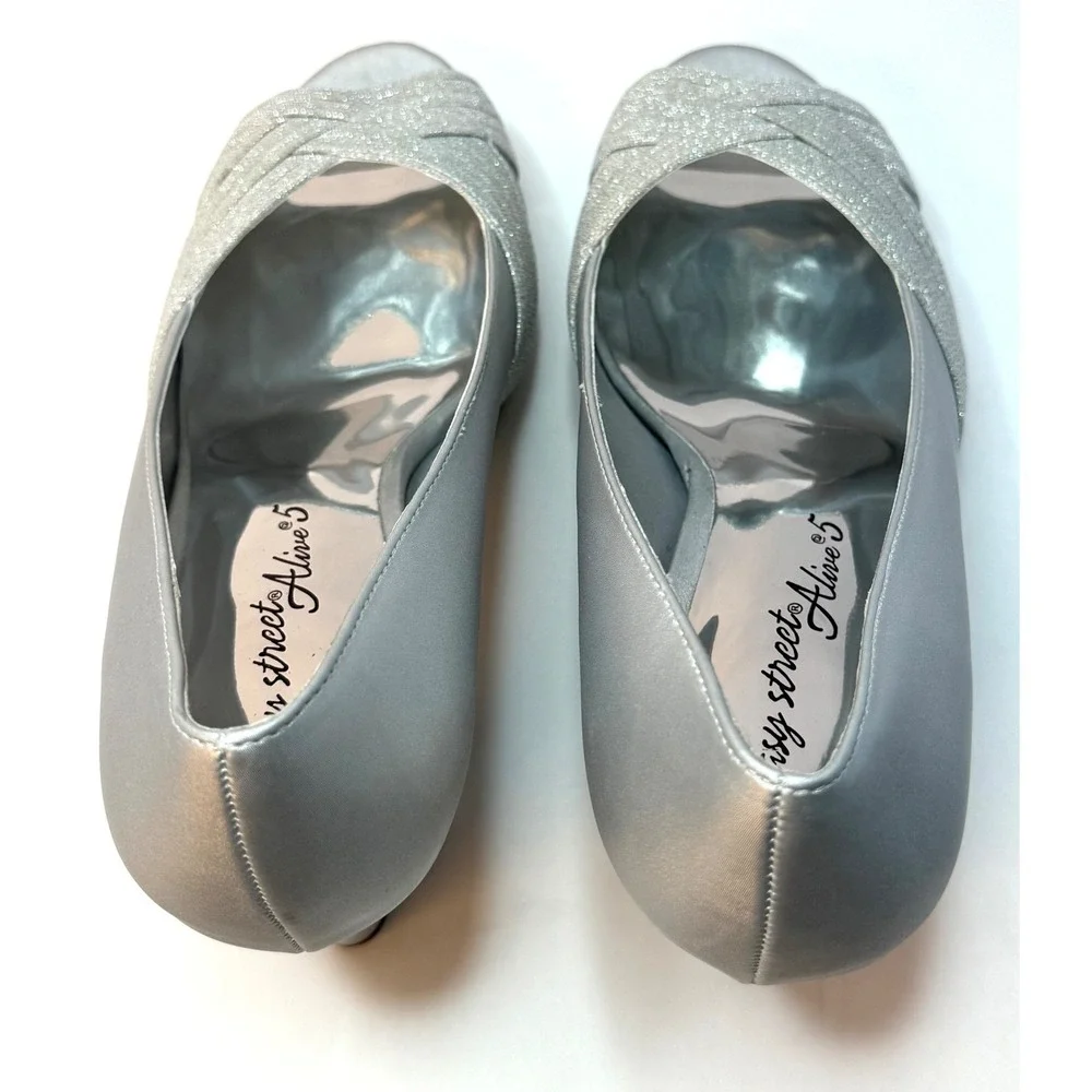 Easy Street Women's Lavish Platform Pumps Silver Satin Glitter Size 9M NWT/BOX - Picture 8 of 11